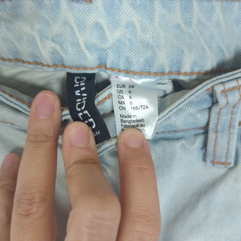 H&M Light Blue Wide Leg Jeans - Picture 3 of 3